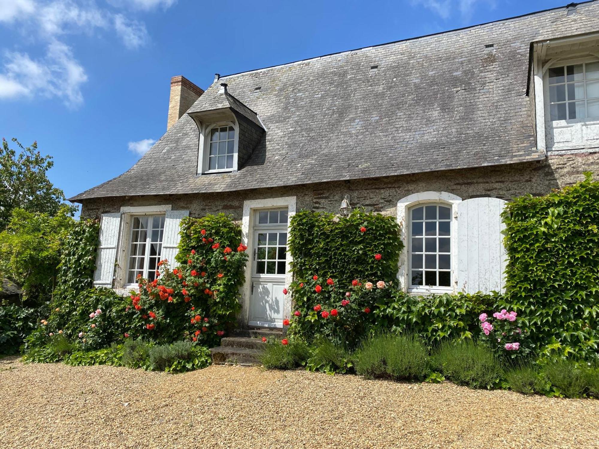 Bed and Breakfast La Mouliniere, Jolie Longere Du Xviie La Jaille-Yvon Экстерьер фото